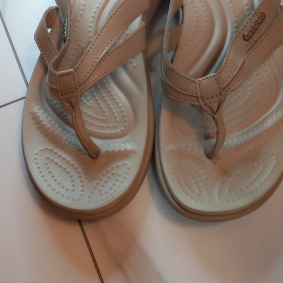 CROCS Women's Beige Sandals - Picture 4 of 7